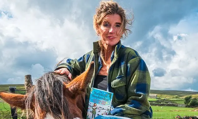 Amanda Owen, matriarca da família rural inglesa, enfrentou uma divisão de casamento e um colapso na meia idade. É um si…