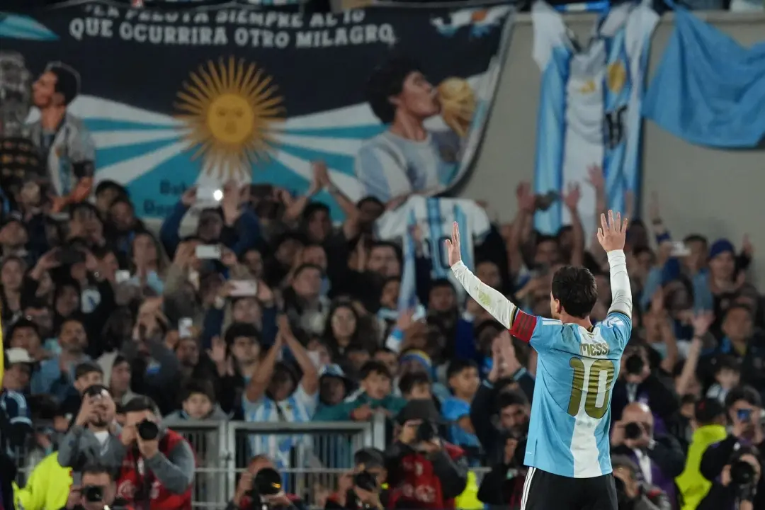 Messi com a seleção argentina vistiu a camisa pela última vez. É um momento de encerramento de mais de duas décadas de …