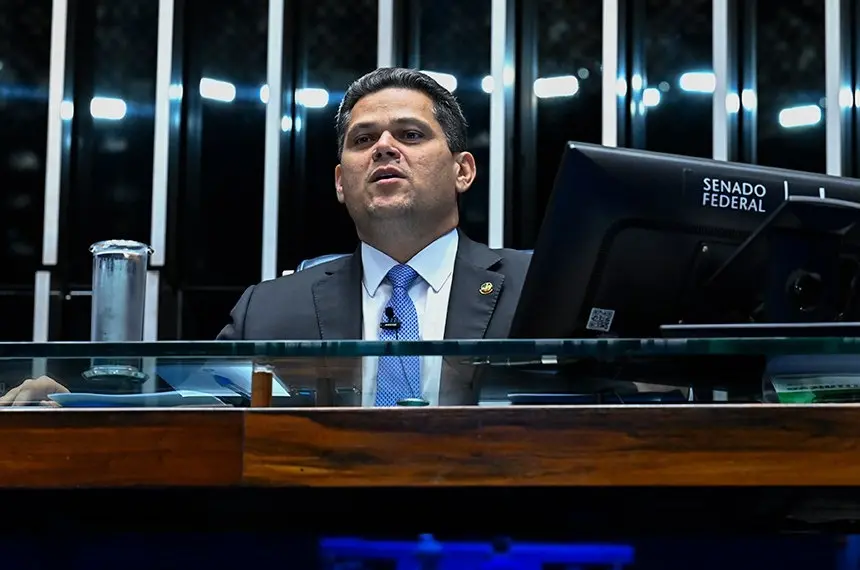Alcolumbre sinaliza que pode acelerar a votação da PEC do fim da escala 6x1, apesar de precisar de 54 assinaturas para …
