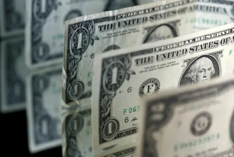 Dólar às 9h30 caiu para R$ 4,998, indo contra a alta do índice exterior. Essa queda mostra um movimento interno diferen…