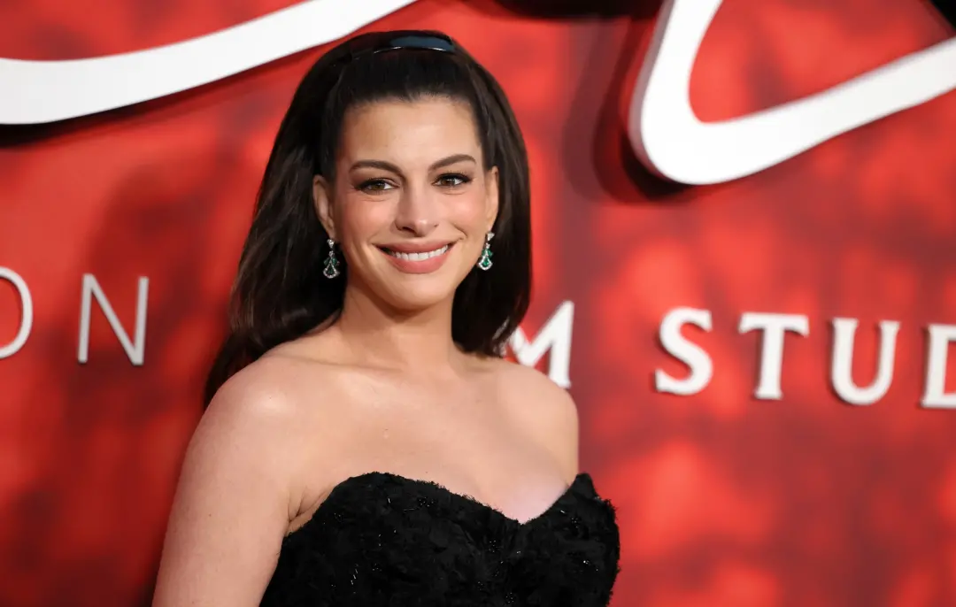 Anne Hathaway elogiou o filme Digger de Tom Cruise, chamando-o de brilhante e ambicioso, apesar das críticas negativas …