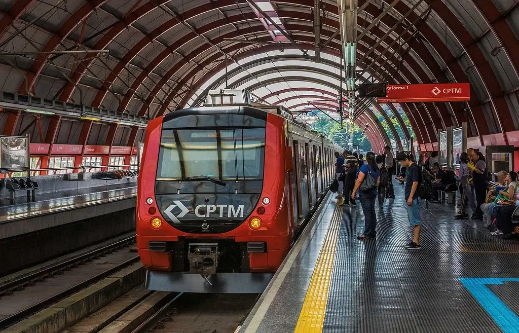 Alterações na CPTM de 10 a 12 de outubro: Linhas 11-Coral e 12-Safira terão interrupções e via única na madrugada. Isso…