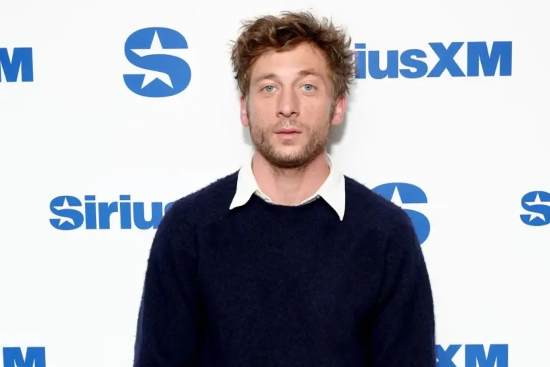 Jeremy Allen White confirmou o término com a parceira de The Bear, Molly Gordon, depois de ser visto com a modelo Lulu …