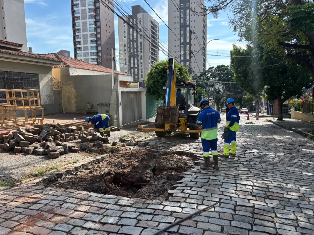 Cambuí, Campinas, 20 mil imóveis sem água hoje por rompimento na rede. A interrupção é necessária para o conserto emerg…