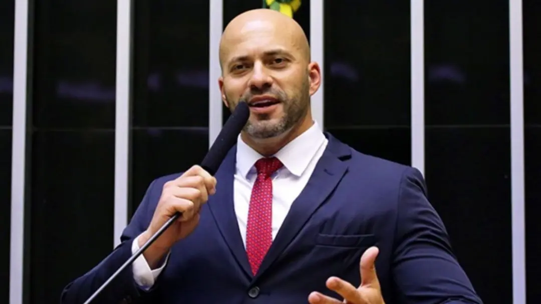 Moraes nega devolução de R$ 100 mil pagos como fiança em processo de Daniel Silveira. O valor não volta porque há multa…