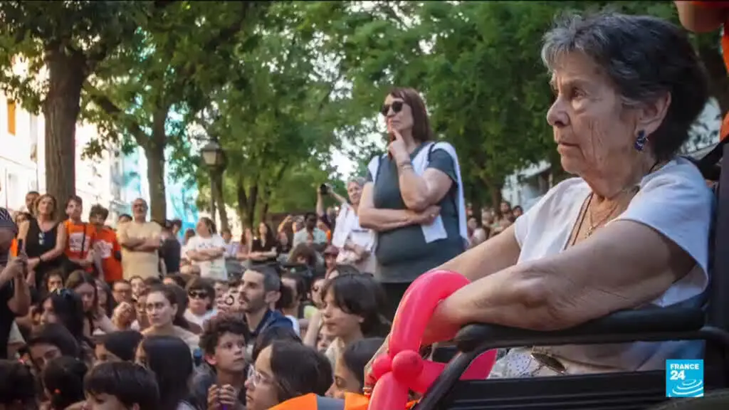 87 anos de Maricarmen Abascal, aposentada, faleceram em Madri, e sua luta contra despejo mobilizou milhares de manifest…