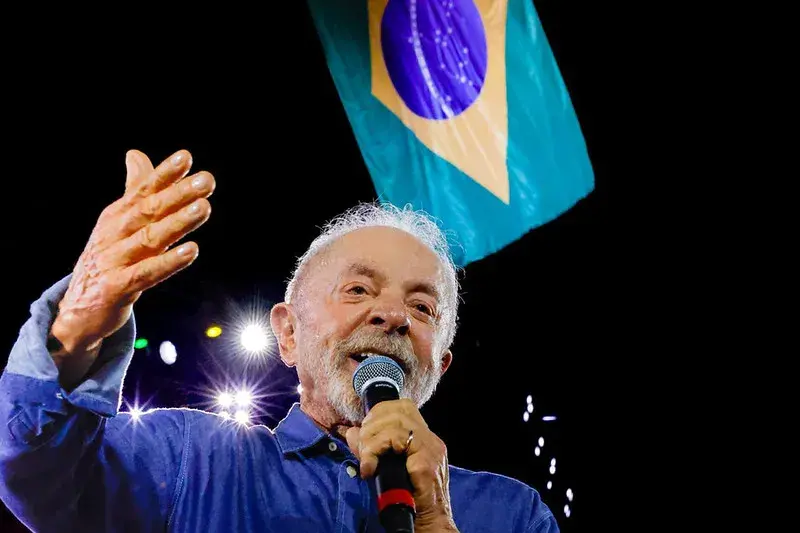 53,4% desaprovam a gestão de Lula segundo a pesquisa AtlasIntel. Esse número mostra uma polarização forte, onde a opini…