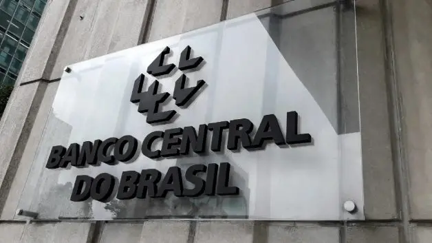 Saída líquida de R$ 9,350 bilhões da caderneta de poupança em setembro, segundo o Banco Central. Esse movimento mostra …