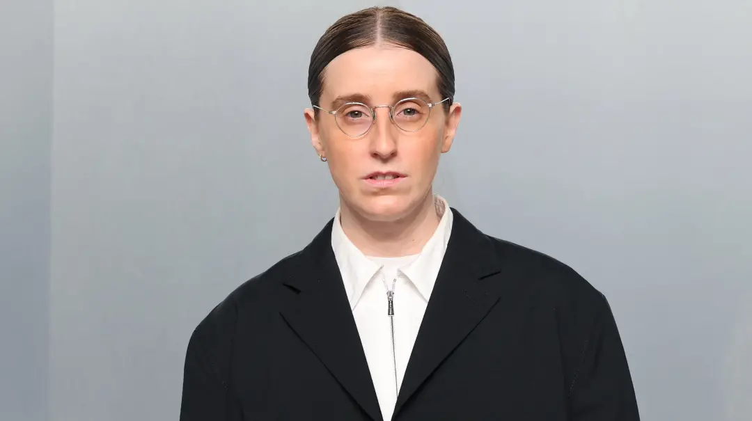 Robby Hoffman vai voltar para a Netflix com um especial de stand up de uma hora em 2027. Acho legal que ela continue no…