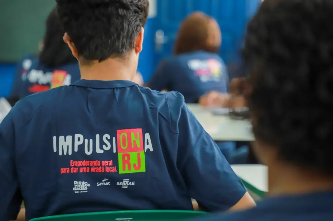 900 vagas em cursos gratuitos foram abertas pelo Impulsiona RJ em várias regiões do Rio. A chance de qualificar-se e me…