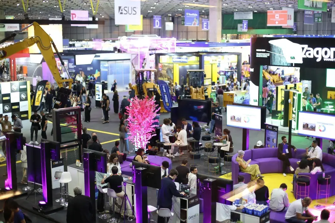 Feicon Rio estreou com 200 marcas no Riocentro, e a segunda edição tá marcada pra 2027. Movimentação e interesse acima …