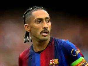 Raphinha desfalca o Barcelona e o técnico questiona os amistosos pelo Brasil. É um desgaste desnecessário, porque o foc…