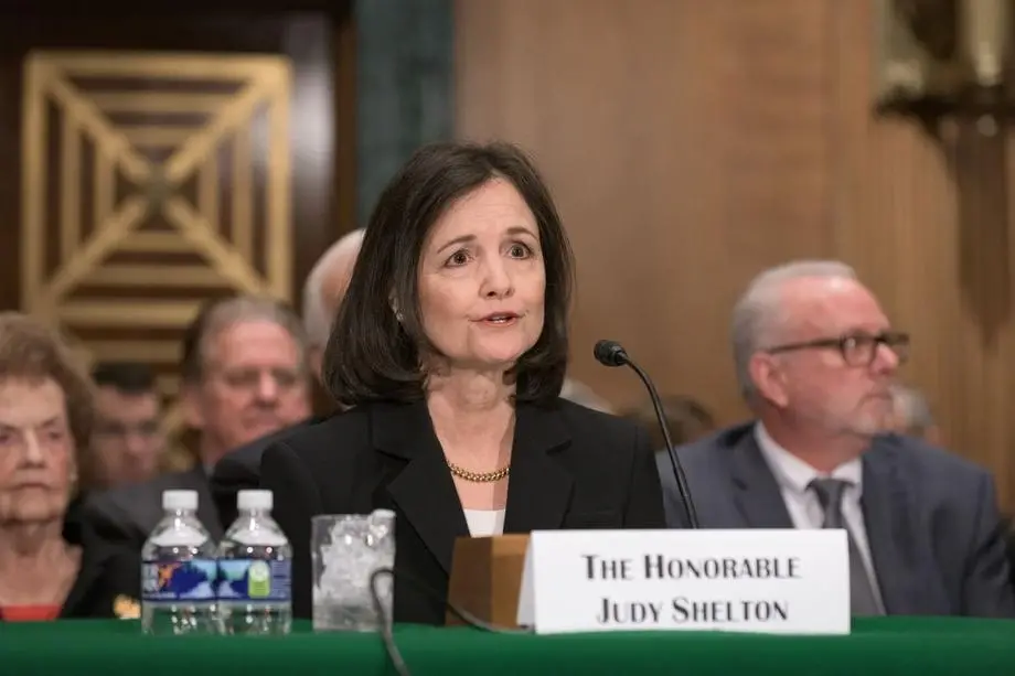 Judy Shelton, barrada no Fed, foi contratada como assessora do Tesouro dos Estados Unidos, Scott Bessent. Acho complica…