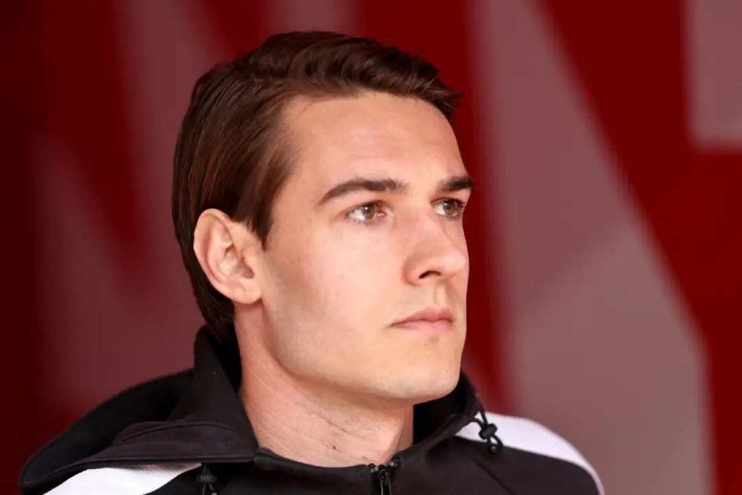 Neuhaus no Gladbach, com 10 anos de contrato, tem a porta aberta pelo novo técnico Blessin. O jogador vinha com dificul…