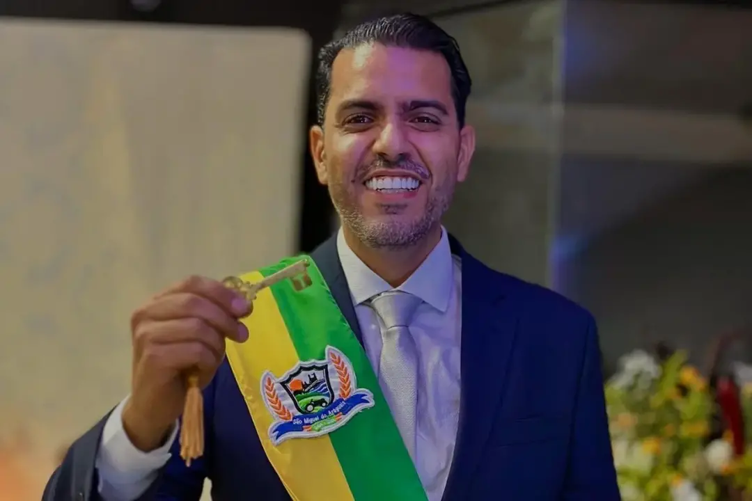 São Miguel do Araguaia, o prefeito Jeronymo Siqueira foi intimado pela Câmara para responder a processos políticos e ad…