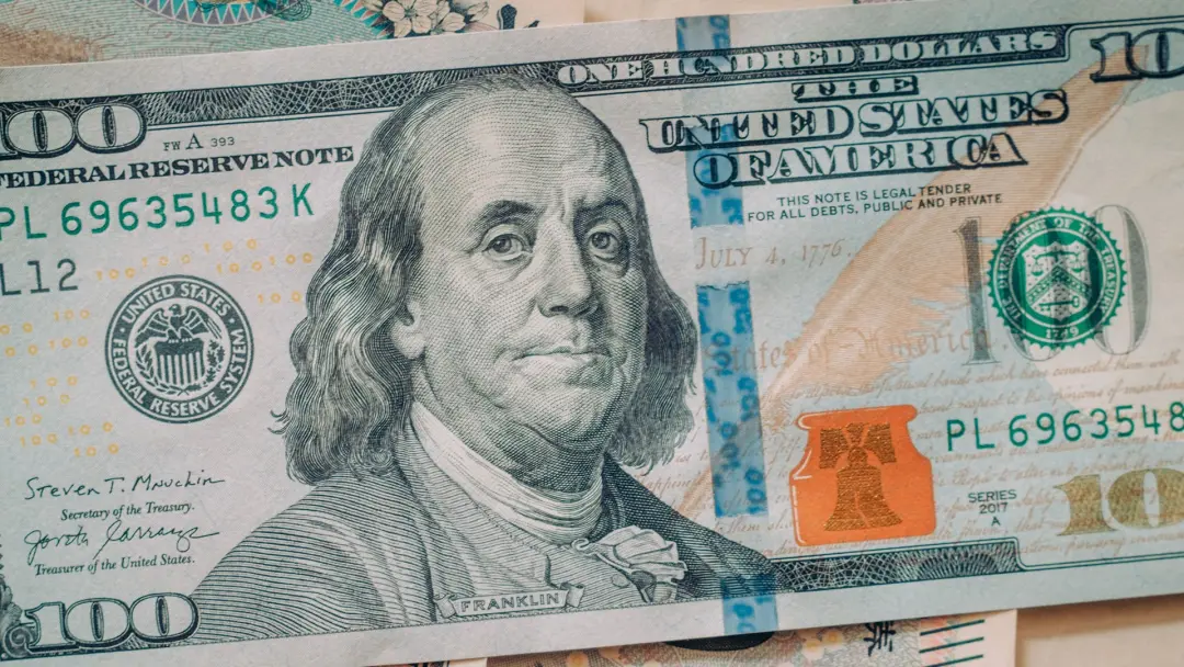 Dólar caiu a R$ 4,97 e a Bolsa renovou recorde intradiário, com alívio no petróleo e pesquisas eleitorais sendo os foco…