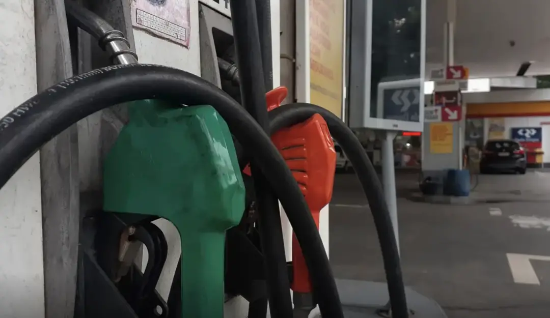 A desoneração integral de tributos federais sobre a gasolina vale R$ 3,6 bilhões em 30 dias, com mudança de R$ 0,63 par…