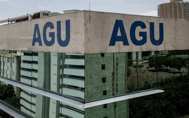 Incêndio na UFPE causou prejuízo estimado em 100 milhões reais e destruiu laboratórios de pesquisa. A AGU criou força-t…