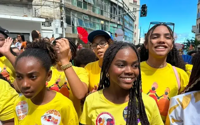 Programa Marielle Franco abre edital e vai dar R$ 300 mil cada para dez grupos de mulheres negras. Apoio financeiro ass…