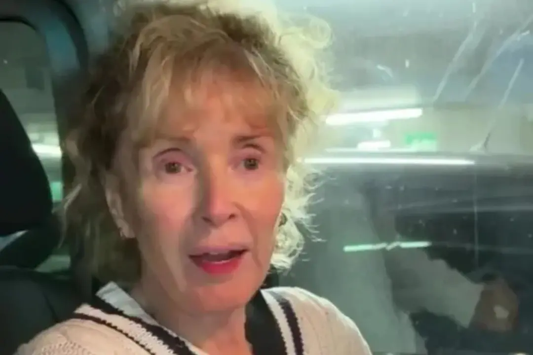 Beverley Callard relatou que parte do seu estômago se deteriorou durante a batalha contra o câncer. É muito duro ver um…