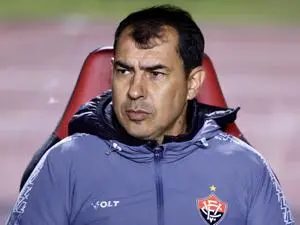 Corinthians mira Carille depois de Sylvinho, Ramón e Zubeldía dizerem não. Falta de direção clara no clube reflete uma …