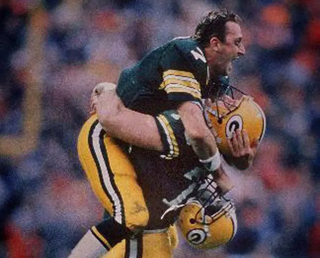 Mike Ditka, lenda dos Bears, faleceu aos 86 anos. Ele comandou o time de 1982 a 1992, época em que os Packers ainda est…