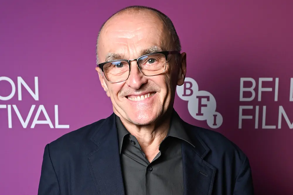 Danny Boyle disse que o terceiro filme de 28 Years Later tá na reserva, mesmo depois que Alex Garland escreveu um rotei…