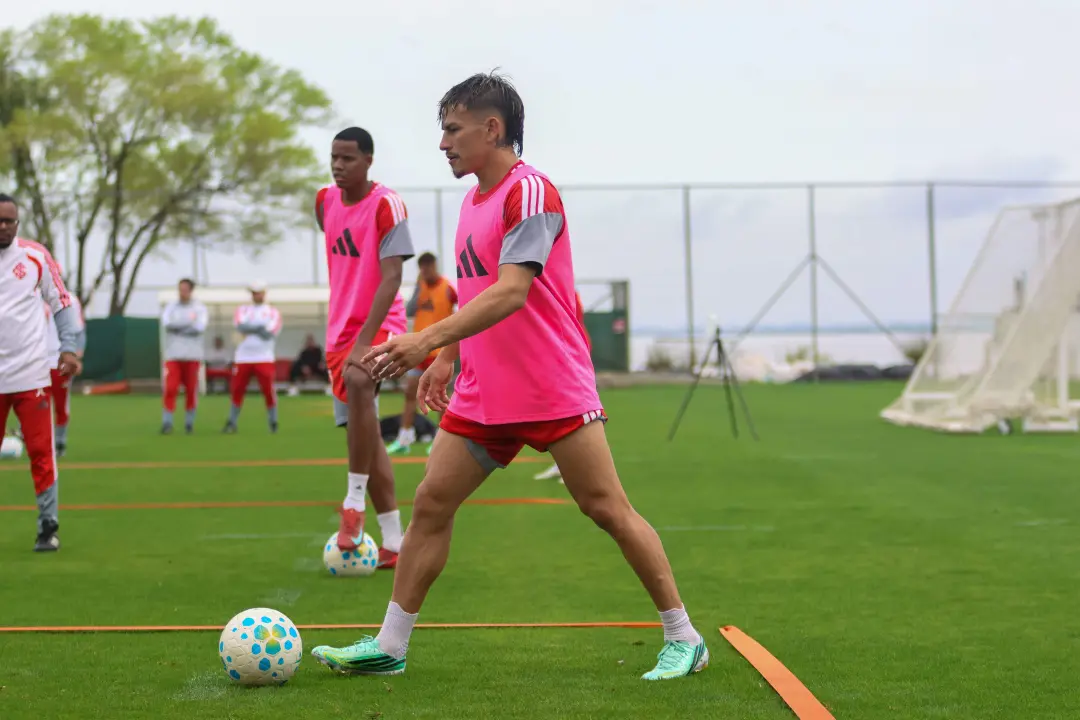 Inter treina forte no Parque Gigante em Porto Alegre de olho no Gre-Nal de número 455. O clássico de domingo às 17h30 n…