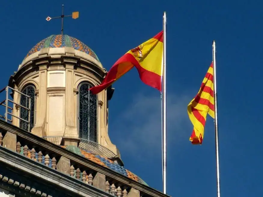 O Partido Popular e o Vox podem somar mais de 176 cadeiras no Parlamento da Espanha, o que daria maioria. É um cenário …