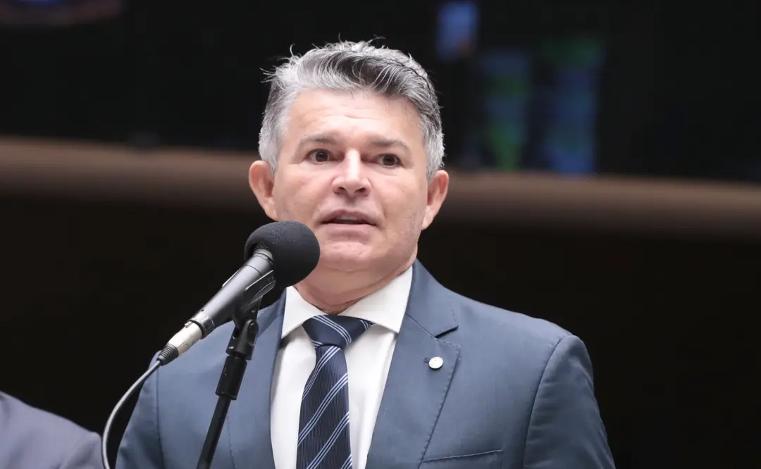 Projeto de Lei 3007/26 autoriza prefeituras a mudar o destino de áreas públicas criadas em loteamentos urbanos. A mudan…