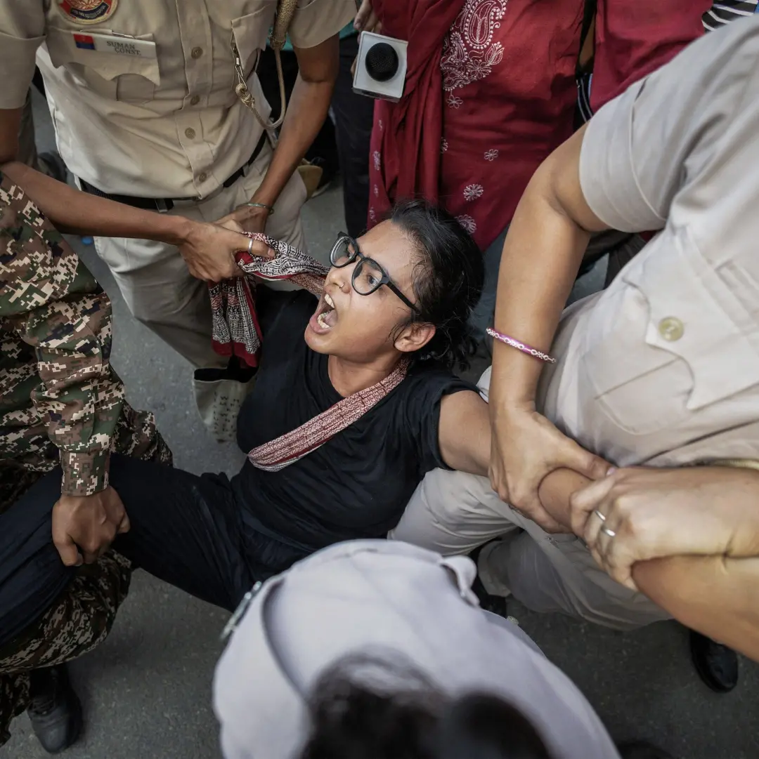 Ativistas na Índia seguem pressionando o Primeiro Ministro Narendra Modi apesar dos barricadas policiais e detenções. E…