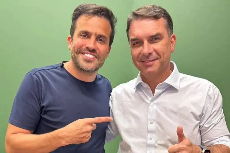 Campanha de Lula entrou no TSE pedindo cassação da chapa de Flávio Bolsonaro por suposto uso irregular de redes sociais…