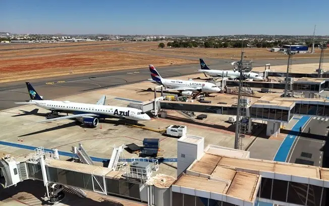 Aeroporto de Goiânia espera 44 mil passageiros no feriado de Nossa Senhora Aparecida. Essa movimentação alta exige que …