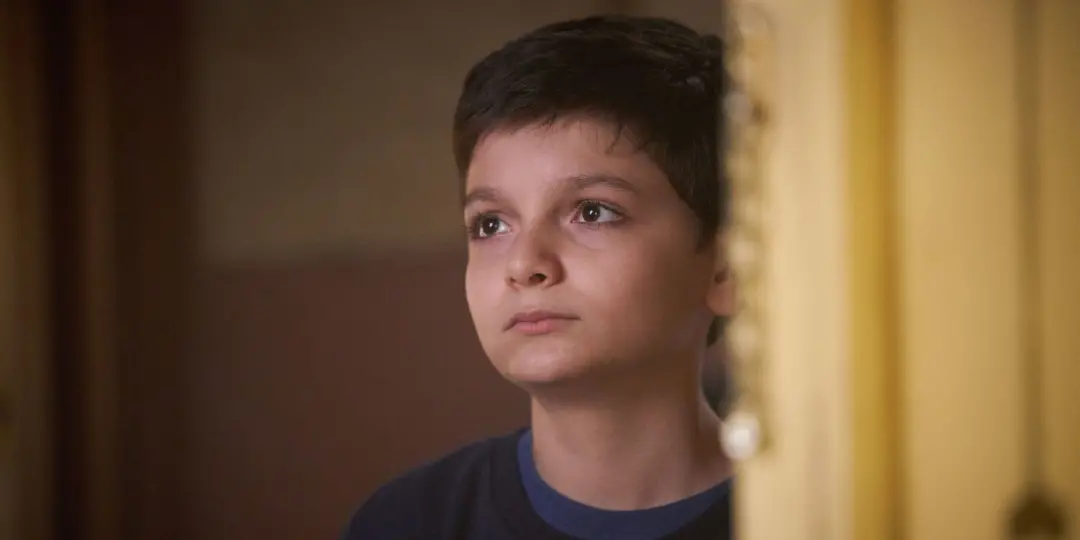 813 milhões de horas assistidas globalmente em cinco temporadas. Esse thriller da Netflix ultrapassou um limite, virand…