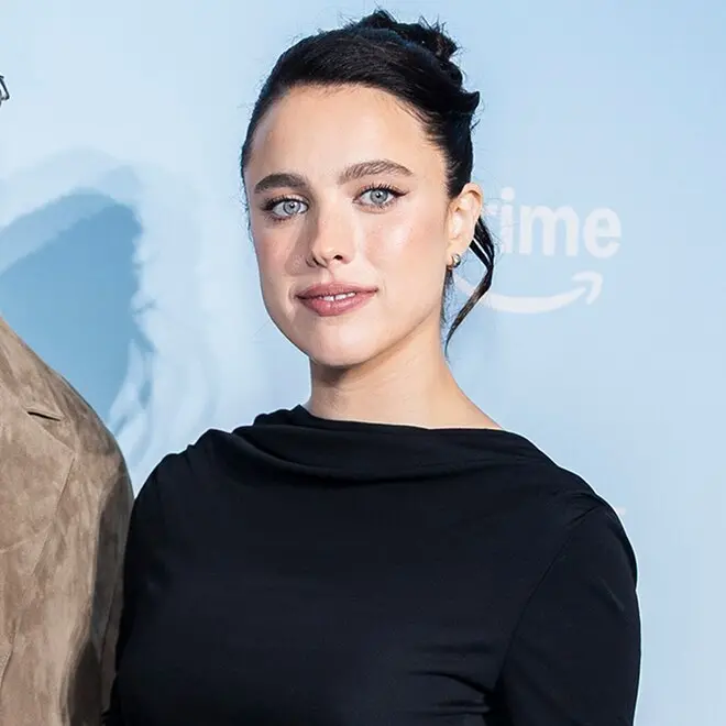 Margaret Qualley fala que o amor não precisa de outra pessoa pra ser real, mesmo atuando em Love of Your Life. Pra mim,…