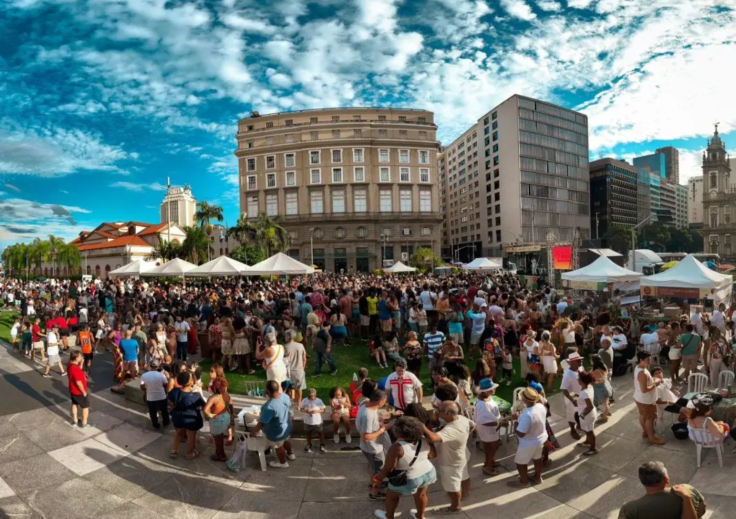 Feira das Yabás no CCBB Rio neste sábado, dia 10 de outubro, reunindo Chico Chico, Velha Guarda da Mangueira e Samba do…