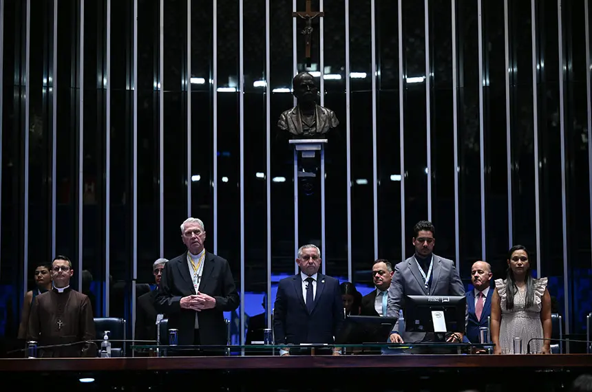 Senado homenageia Associação do Senhor Jesus por 45 anos de evangelização pela TV e internet. A trajetória do padre Edu…