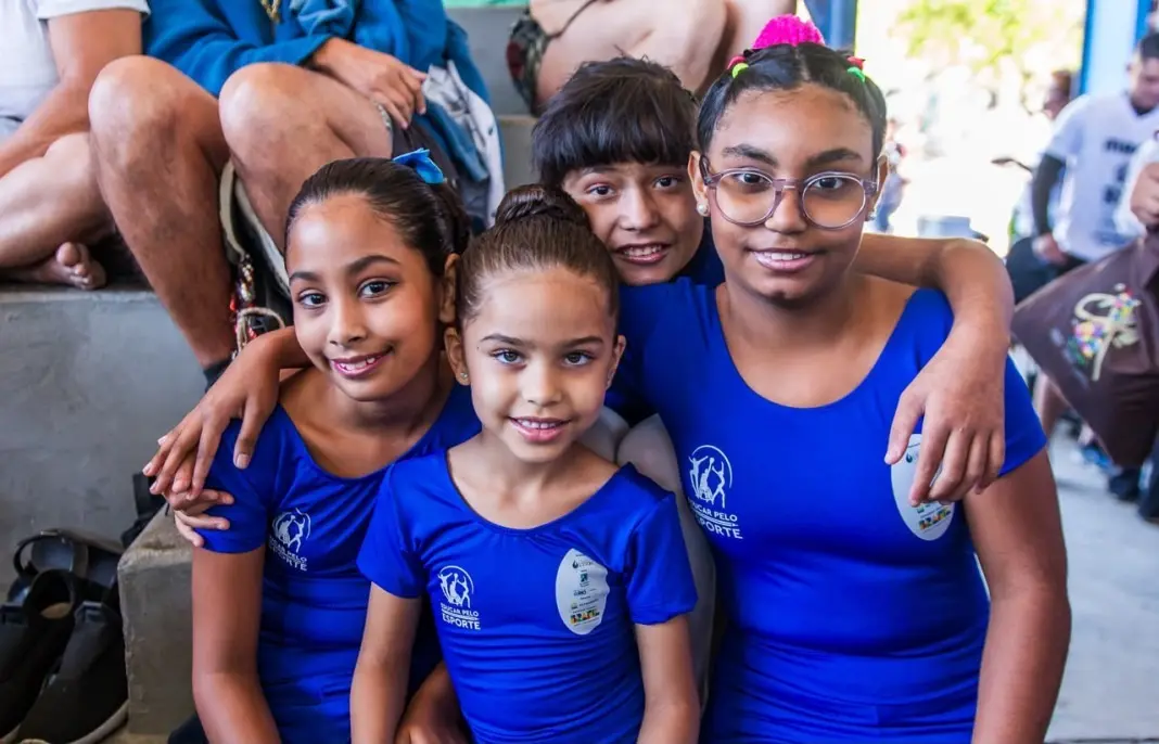 Projeto na Maré abre 195 vagas gratuitas para crianças e adolescentes com deficiência em atividades como natação e basq…