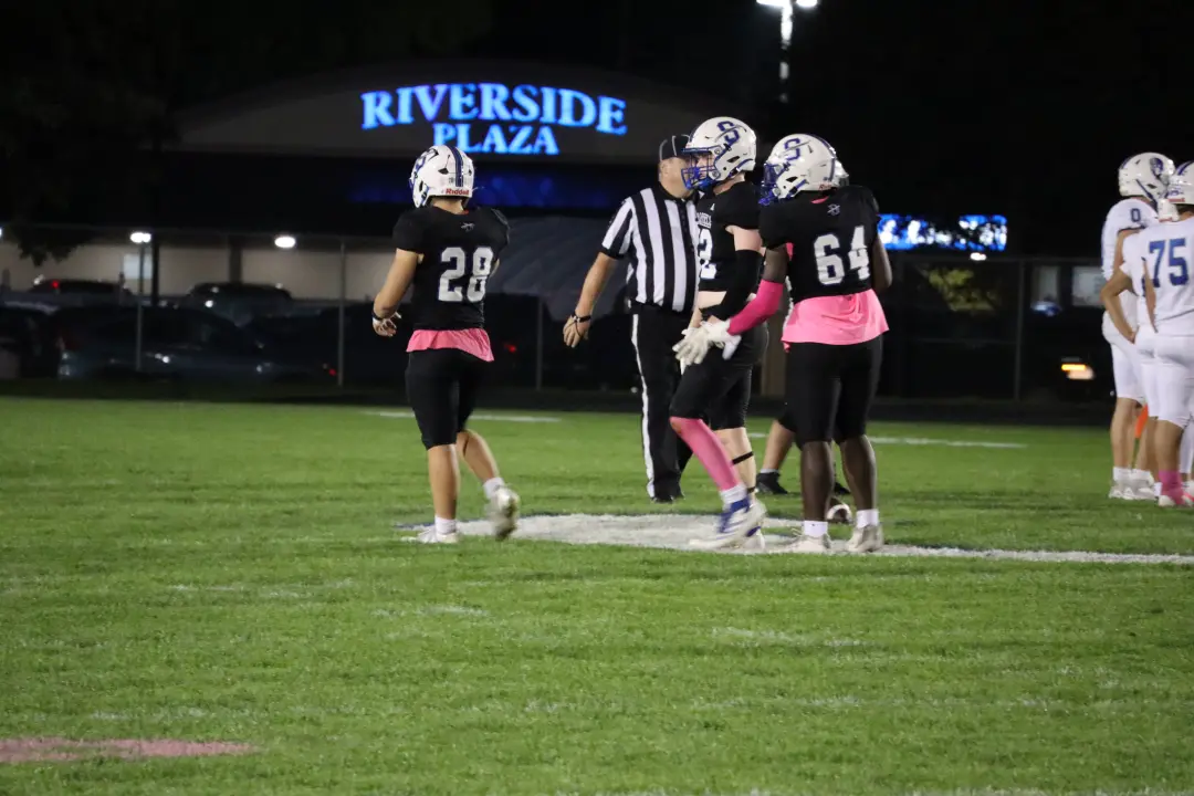 Sartell sênior ganhou o prêmio de Atleta da Semana com uma performance de 147 jardas e quatro touchdowns no jogo contra…