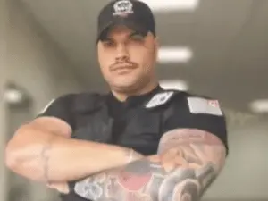 Centro de São Paulo prende falso policial que usava farda para roubo. Usar uniforme de força policial pra cometer crime…