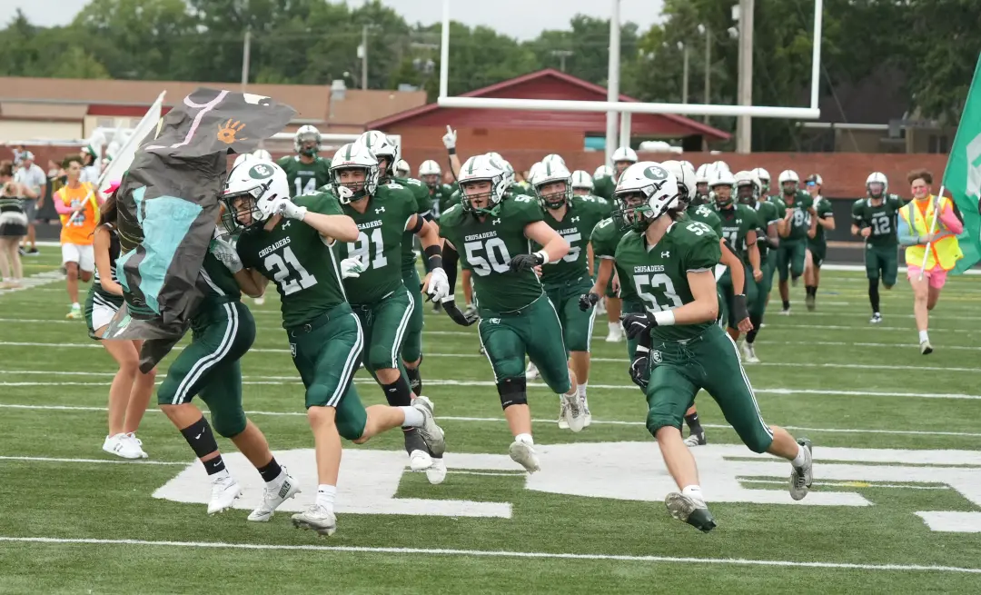 Central Catholic pode esticar a sequência de vitórias para quatro jogos ao enfrentar Warren JFK hoje em Perry Twp. A te…