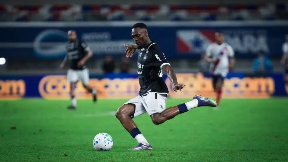 Duplexe Tchamba fora do Remo para o jogo contra o Vasco por causa de inflamação no joelho. A ausência dele joga mais um…