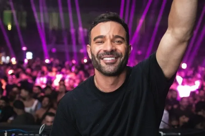 Santo Amaro, em São Paulo, viu um atropelamento grave onde um motorista, DJ Dani Brasil, foi preso após fugir e atropel…