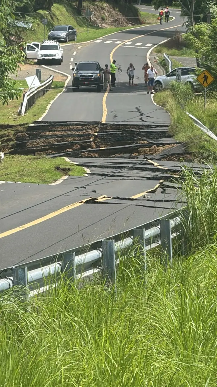 Terremoto de magnitude 7,7 atingiu o Panamá próximo a Pitaloza Arriba na província de Herrera. Dá medo ver imagens de e…