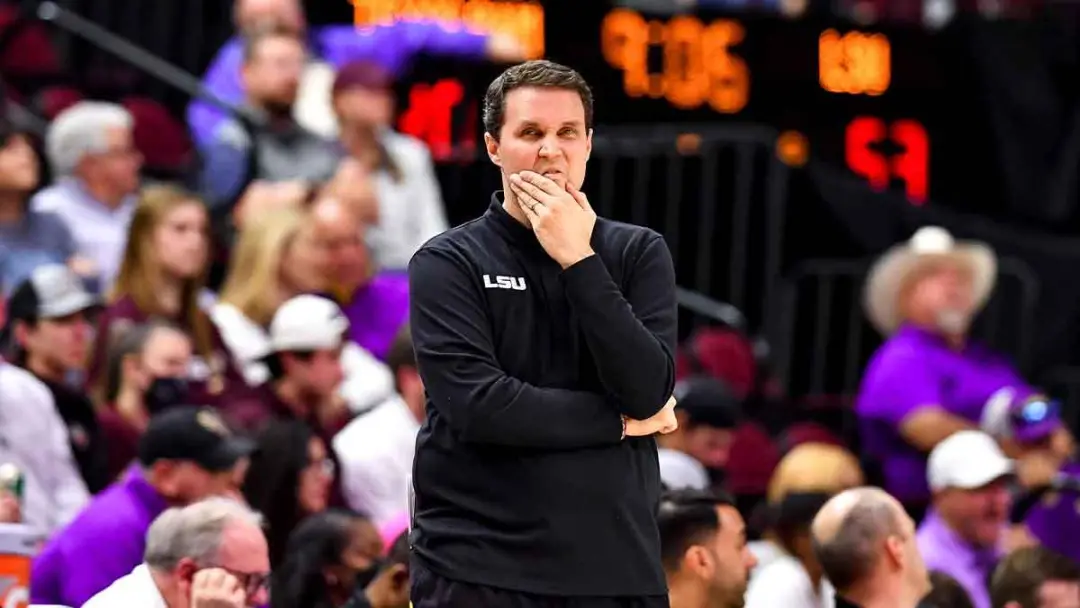 Will Wade falou sobre o time LSU ser pouco completo na partida contra McNeese, pois só tinha quatro jogadores listados …