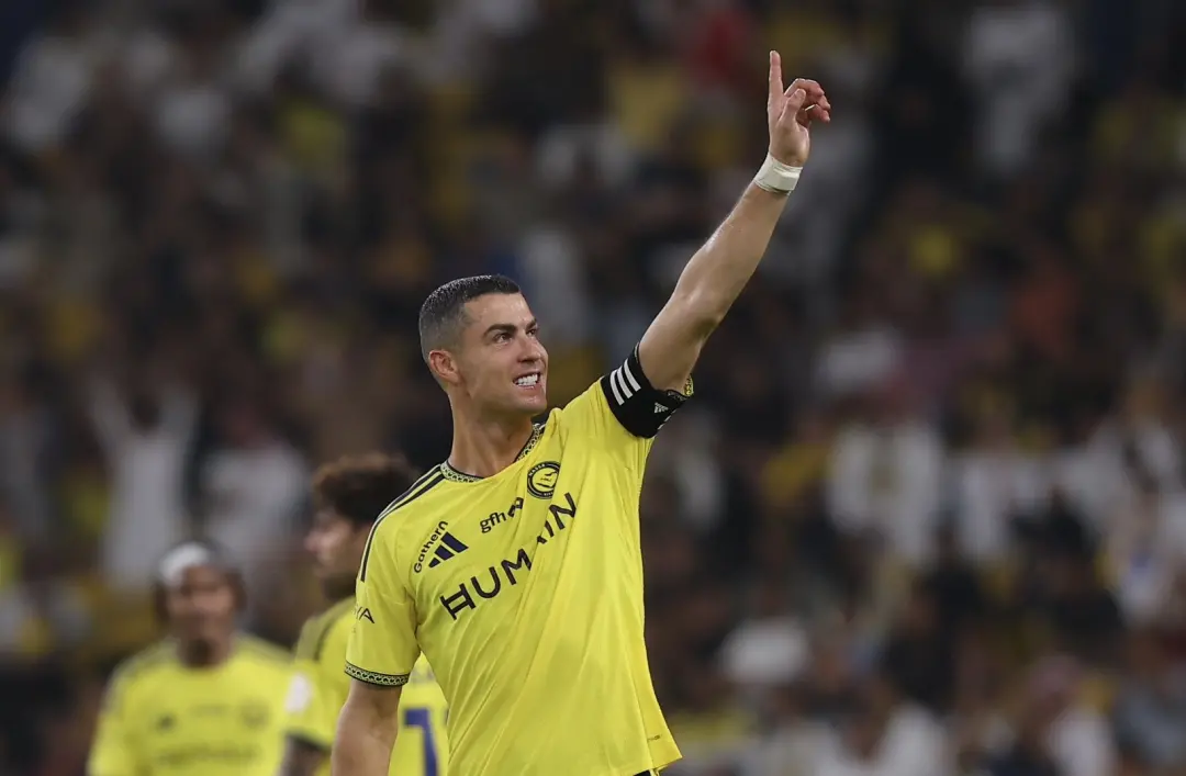 Cristiano Ronaldo marcou pelo Al-Nassr, empatando a contagem em 3 a 0 contra o Al-Diriyah. Isso coloca o jogador a apen…