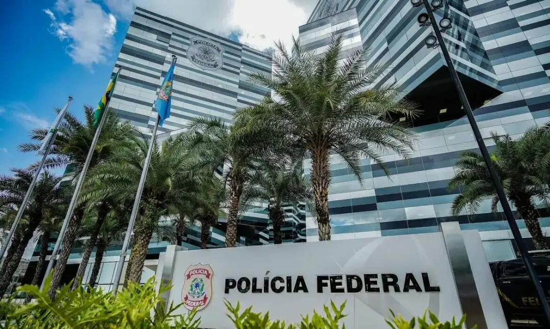 Um suposto relato aponta negociação de 30 milhões de reais em espécie para um filme do Lula, envolvendo o Instituto Lul…
