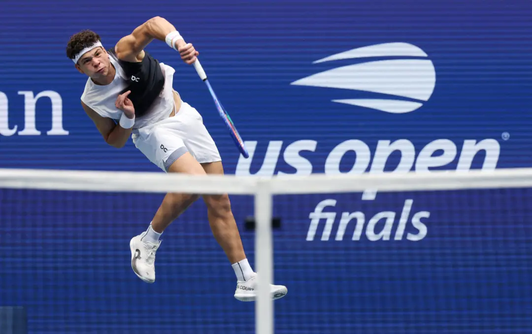 Trinity Rodman devolveu um saque de alta velocidade de Ben Shelton no US Open. É interessante ver atletas de ponta send…
