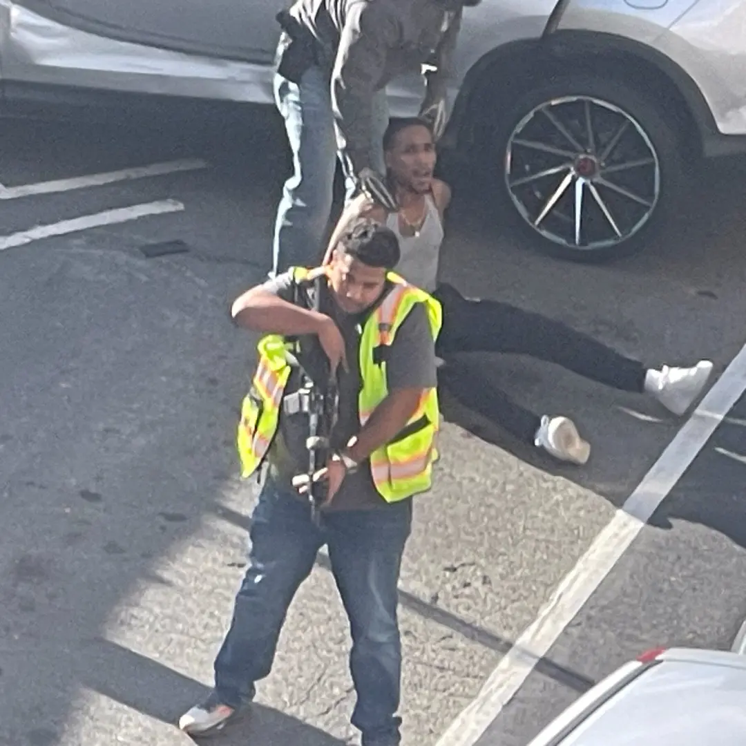 Oscar Belgal, 28, foi baleado pela ICE em Marble Hill Avenue. A gente sempre vê a galera na rua, tocando música ou cons…
