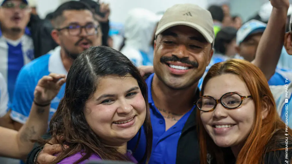 Marcinho quer retribuir o carinho da torcida do Paysandu com o acesso à Série B. É um esforço grande para o Papão, que …